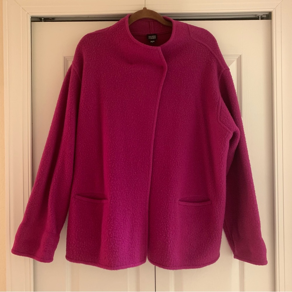Eileen Fisher lambswool fuschia jacket size large with 2 snap enclosure